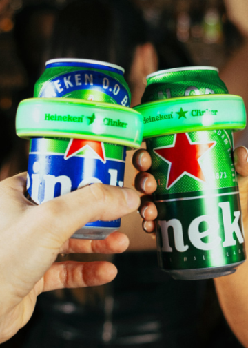 Heineken lanza “The Clinker”, un dispositivo que conecta a fans cuando brindan en Coachella