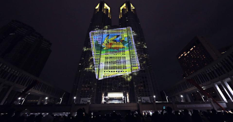 Tokio celebra los 30 años del juego de cartas coleccionables de Pokémon con un espectáculo de luces 1 Edits MN 11