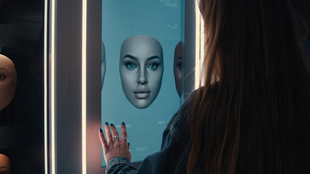 Dove instala "The Beauty Machine" para cuestionar los estándares impuestos por los algoritmos 4 HEvhbLiWkAAnXSl