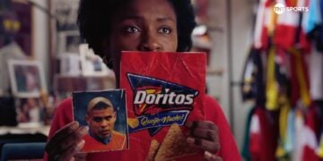 La Teoría del Triángulo: la nueva campaña de Doritos que ironiza el corte de pelo de Ronaldo Nazario 2 PORTADA MN 2026 03 25T130532.635