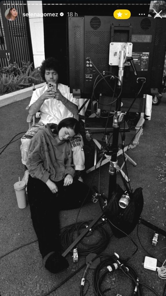 Selena Gómez añade a sus seguidores a "Secret Friends" para promocionar el podcast de Benny Blanco 6 WhatsApp Image 2026 03 04 at 4.42.56 PM