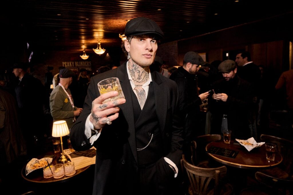 atletico madrid peaky blinders pub 5