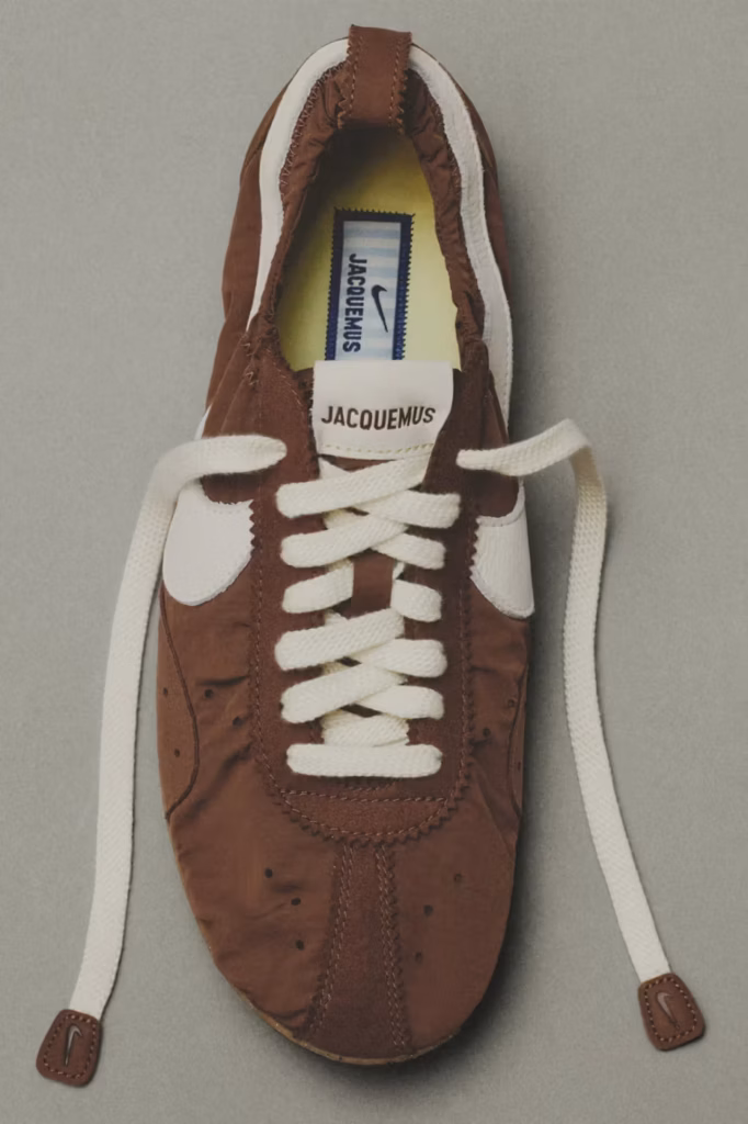 Nike y Jacquemus amplían su reinterpretación del Moon Shoe con nuevos colores 4 brown 2