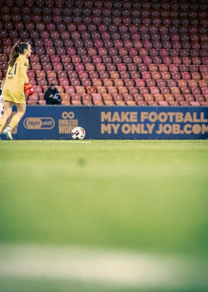 FC Zürich reemplaza patrocinadores por "trabajos secundarios" para exigir mayor reconocimiento al fútbol femenino 2 fc zurich camisetas trabajo 5