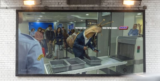 Campaña de Snickers grafica los distintos rostros del hambre 3 grafica cuerpo.jpg 17 1