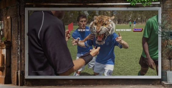 Campaña de Snickers grafica los distintos rostros del hambre 2 grafica cuerpo.jpg 18