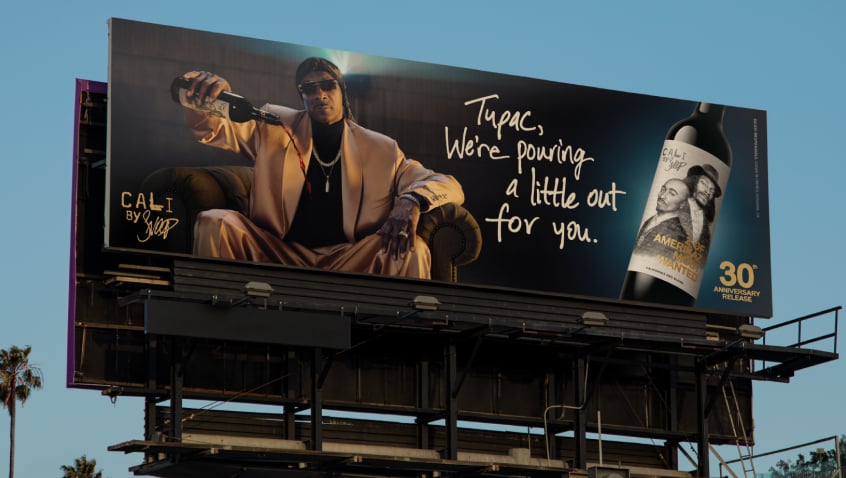 “2 of Amerikaz Most Wanted”: Snoop Dogg lanza un vino en homenaje a Tupac Shakur 3 grafica cuerpo.jpg