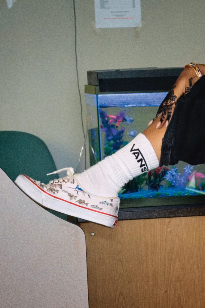 Vans celebra los 60 años de las Authentic con SZA, Hayley Williams y Travis Barker 5 https bae.hypebeast.com files 2026 03 09 vans off the wall authentic sneakers spring campaign sza hayley williams travis barker info where to buy 4