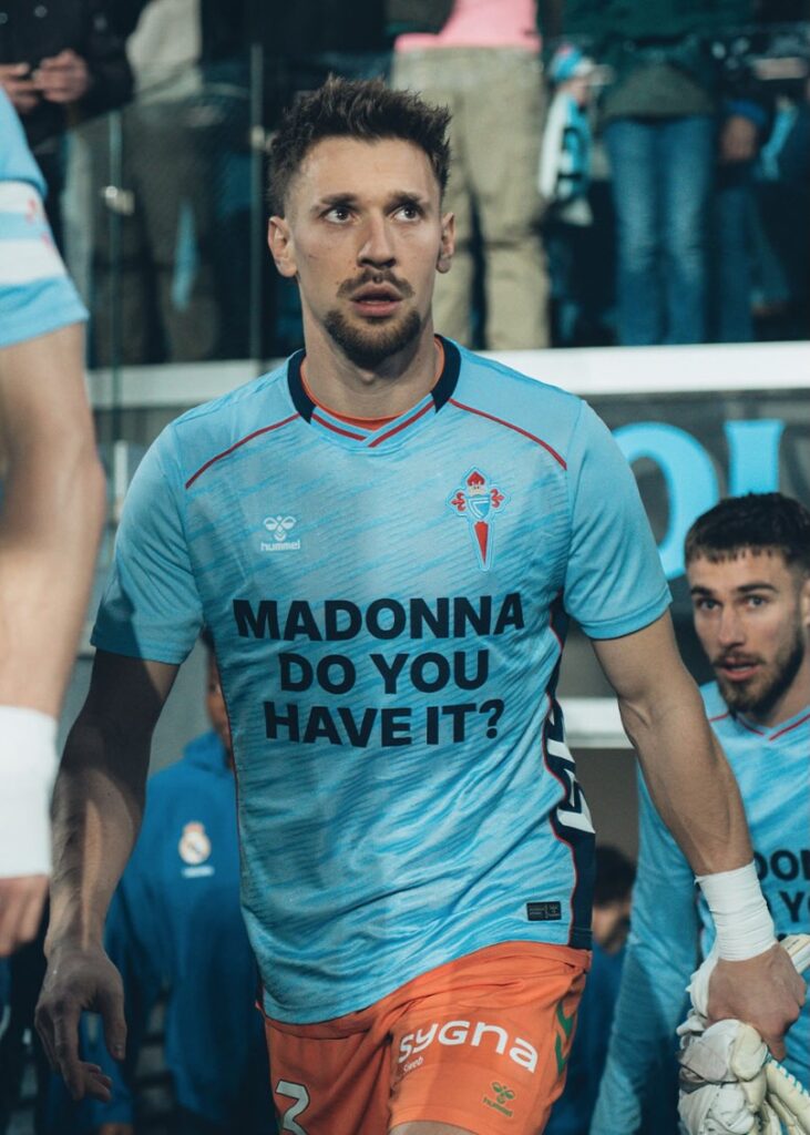"¿Madonna, la tienes?": la campaña del Celta de Vigo para encontrar la camiseta que la artista usó en 1990 3 madonna celta camisetas partido 3