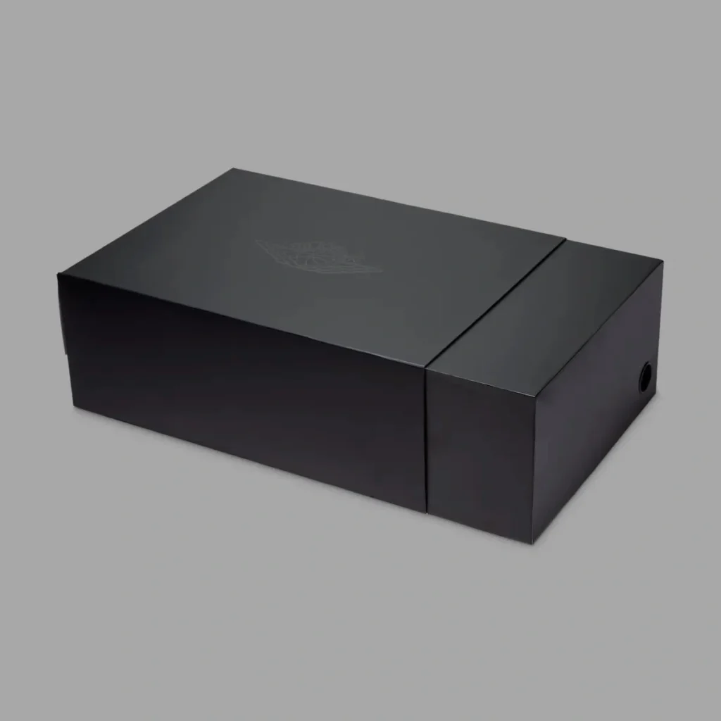 Nike y Swarovski se unen para lanzar la versión más brillante de las Air Jordan 1 High OG 7 nike swarovski 9