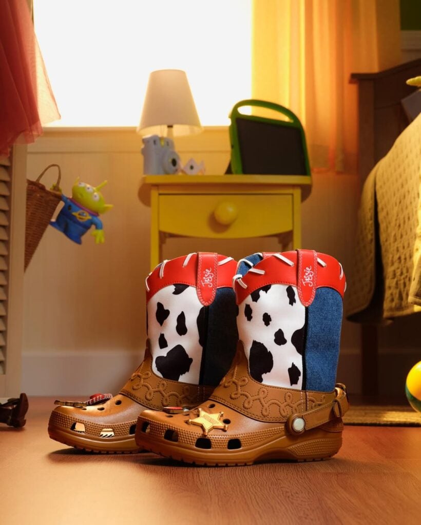 Colección de Toy Story y Crocs.