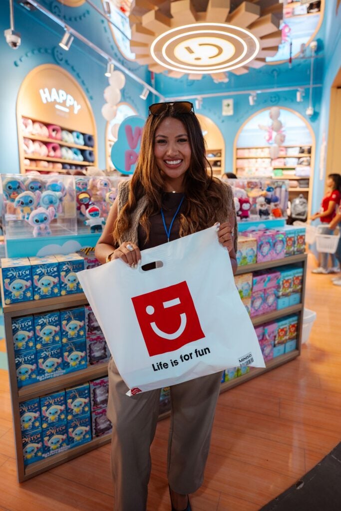 MINISO alcanza un nuevo hito en Perú con su llegada al aeropuerto y el debut de su formato MINISO FRIENDS en la región 12 DSC08607 1