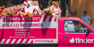 Tinder utiliza el icónico "fierro viejo" en campaña por el Día del Ex 1 Tinder utiliza el icónico “fierro viejo” en campaña por el Día del Ex
