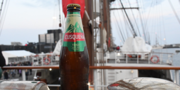 Cusqueña llega a sedes del Mundial a bordo del B.A.P. Unión