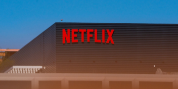 Netflix aprueba recompra de acciones por US$25.000 millones y reordena su estrategia