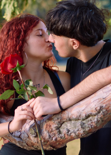 MercadoNegro 33 Día del Beso