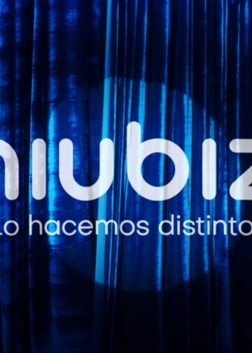 FOTO NIUBIZ CIERRE CORTINA