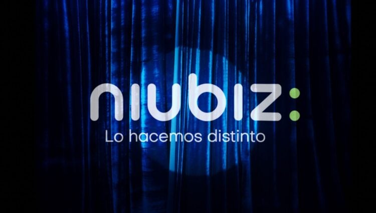 FOTO NIUBIZ CIERRE CORTINA