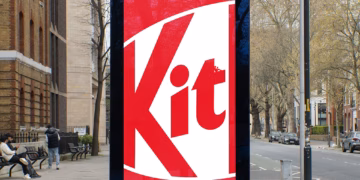 KitKat muestra solo fragmentos de su logo en esta acción OOH 2 Campaña OOH de KitKat