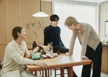 BTS lanza su marca de fideos ramen y bebidas