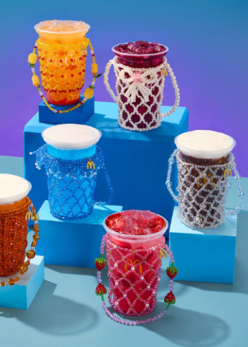 McDonald’s celebra el lanzamiento de sus nuevas bebidas con una colección de accesorios