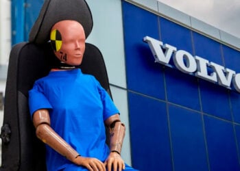 Volvo celebra aniversario de trabajo de su maniquí de prueba de choque en nueva campaña