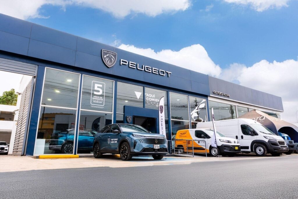 Peugeot Perú extiende su campaña "Gran Venta" con tasas desde 0% para su pickup Landtrek 14 image 37