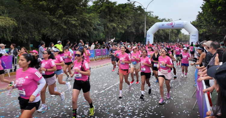IbuMejoral Mujer visibiliza el poder femenino en la última edición de la carrera “Más Mujeres en Meta” 1 Ibumejoral
