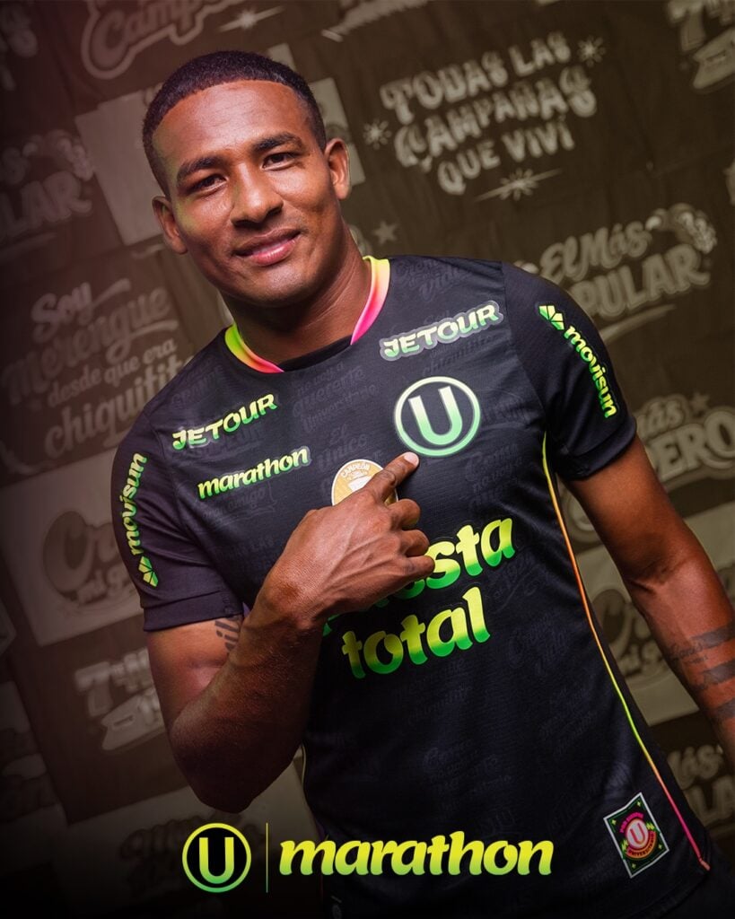 camiseta alterna de Universitario de Deportes