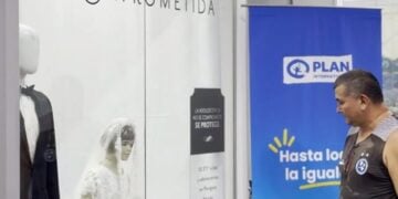 Esta intervención denuncia una polémica legislación que permite el matrimonio adolescente 2 Adolescencia comprometida - Plan Interncional
