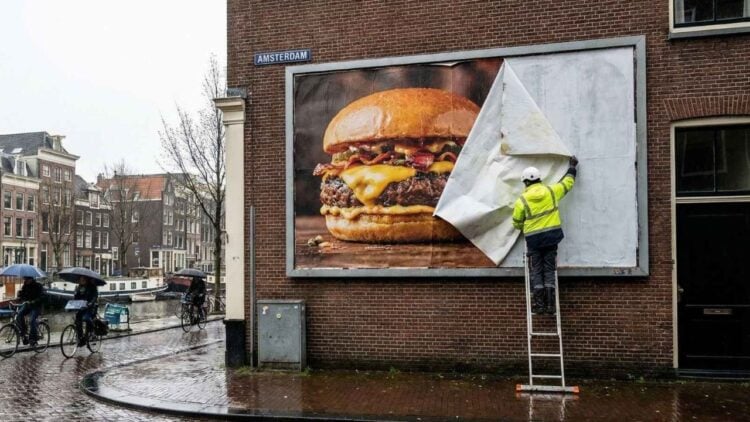 Ámsterdam prohíbe publicidad de carne en las calles