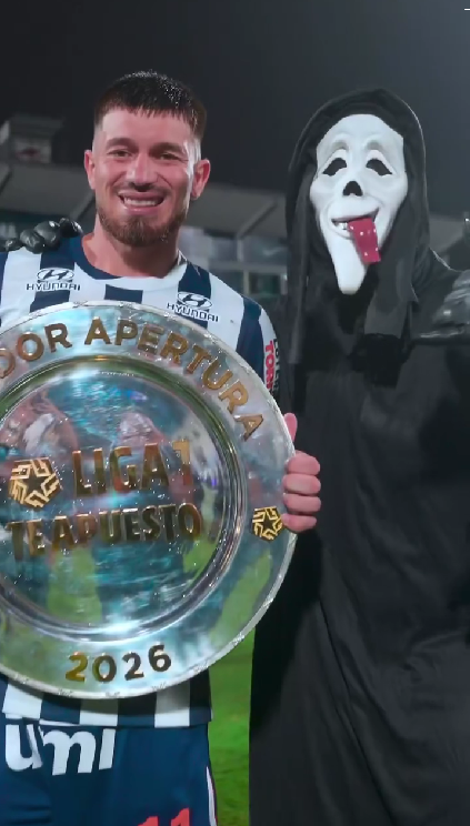 Ghostface invade el Matute como parte de la campaña de Scary Movie junto a Alianza Lima 4 Ghostface invade el Matute como parte de la campaña de Scary Movie junto a Alianza Lima.