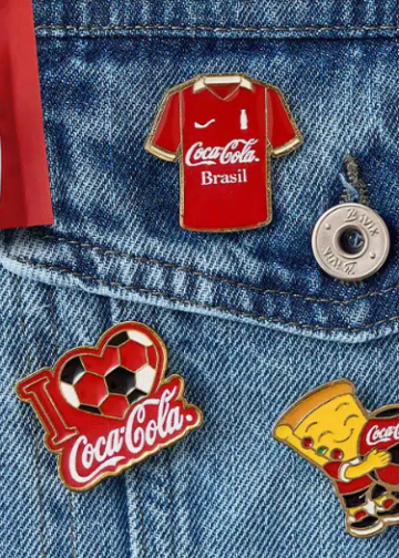 MercadoNegro 35 Coca-Cola Brasil lanza colección de pines