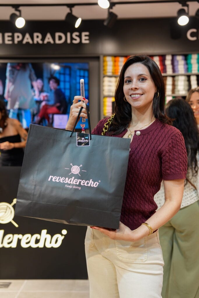 Revesderecho abre su primera tienda en Perú y apuesta por el auge del tejido como tendencia de bienestar, comunidad y creatividad 11 Copia de 10 1
