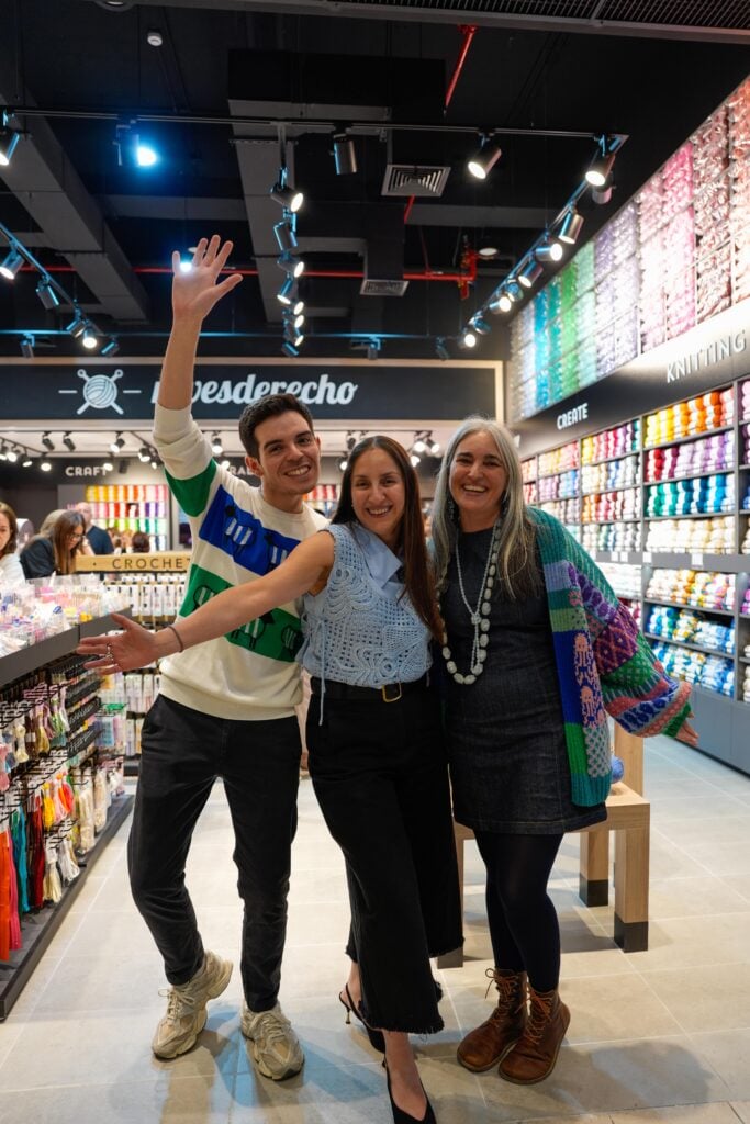 Revesderecho abre su primera tienda en Perú y apuesta por el auge del tejido como tendencia de bienestar, comunidad y creatividad 7 Copia de 12 1