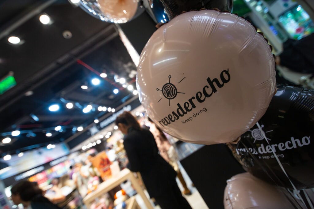 Revesderecho abre su primera tienda en Perú y apuesta por el auge del tejido como tendencia de bienestar, comunidad y creatividad 9 Copia de 19 1