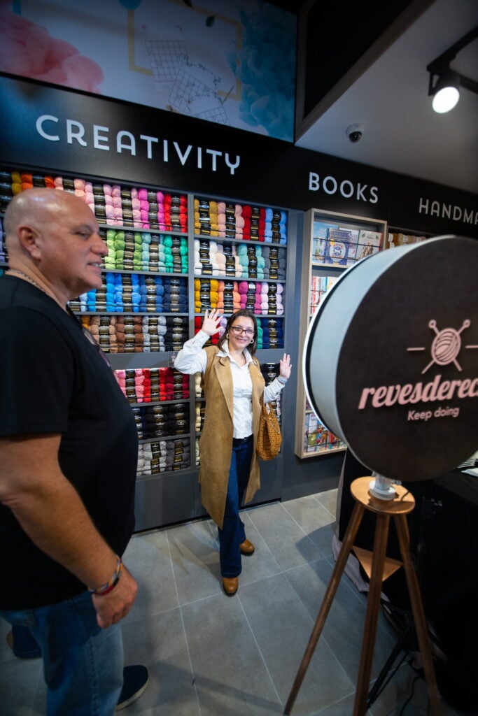 Revesderecho abre su primera tienda en Perú y apuesta por el auge del tejido como tendencia de bienestar, comunidad y creatividad 6 Copia de 23 1