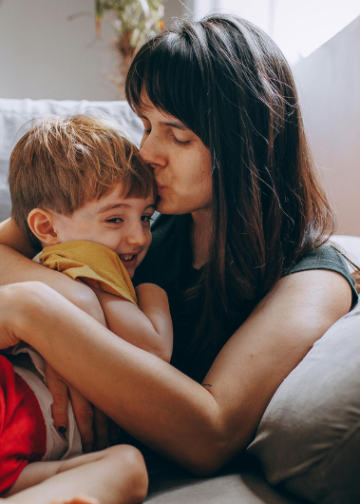 La mamá perfecta quedó atrás: cómo cambian hoy las campañas por el Día de la Madre