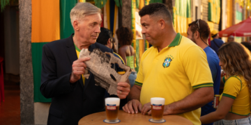 Brahma revive la mística del fútbol brasileño junto a Ronaldo Nazário y Carlo Ancelotti