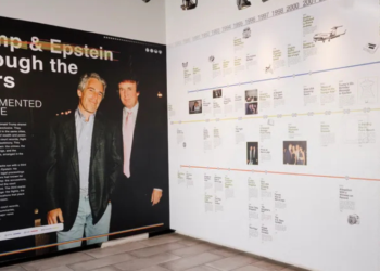 "Epstein Files": exhibición en Nueva York imprime 3,5 millones de documentos del caso Jeffrey Epstein