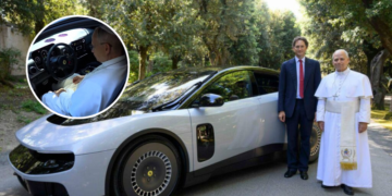 El papa León XIV y Ferrari protagonizan uno de los encuentros más comentados 2 El papa León XIV y Ferrari protagonizan uno de los encuentros más comentados