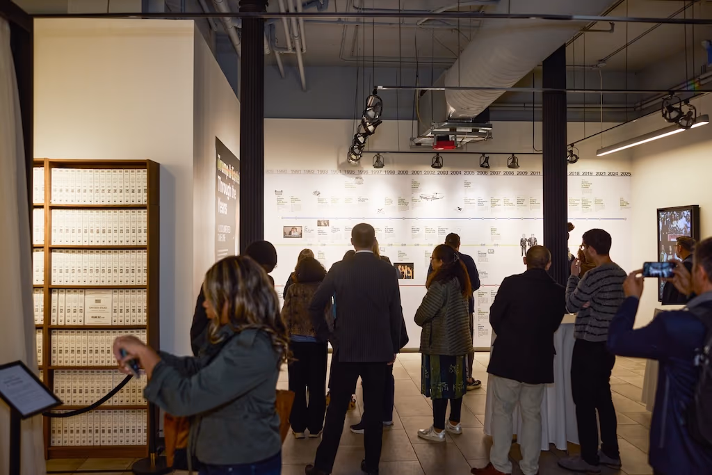 "Epstein Files": exhibición en Nueva York imprime 3,5 millones de documentos del caso Jeffrey Epstein 2 Gallery Overview Photographer Collins Nai 1779713082901 1200w CQbV2mS