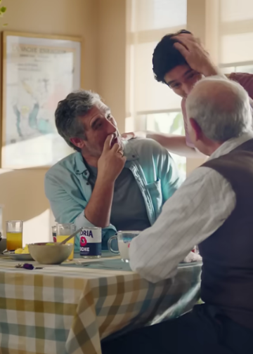 MercadoNegro 35 Gloria presenta emotivo spot sobre el amor y cuidado entre padres e hijos
