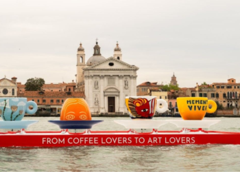 MercadoNegro 14 Illy convierte las aguas de Venecia en una galería flotante para presentar su nueva colección de tazas