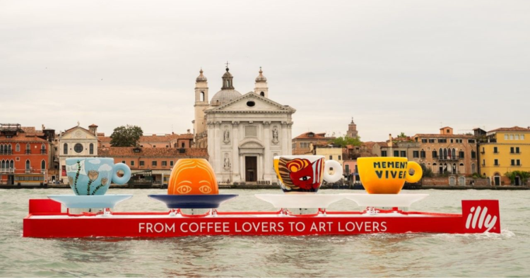 Illy convierte las aguas de Venecia en una galería flotante para presentar su nueva colección de tazas 1 Illy convierte las aguas de Venecia en una galería flotante para presentar su nueva colección de tazas