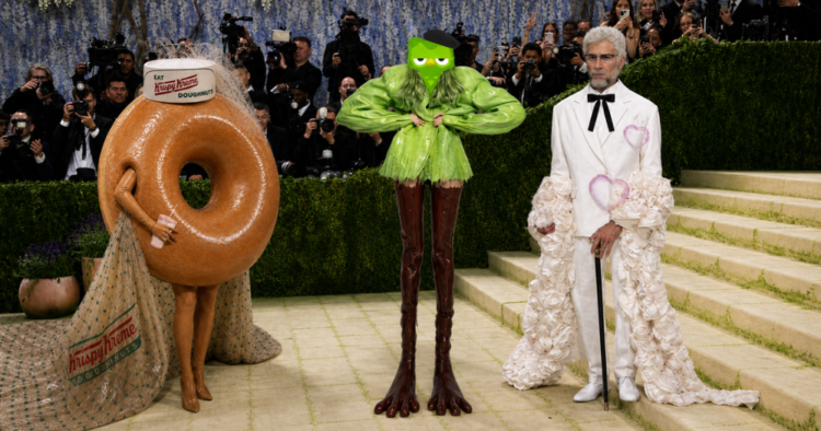 Desde Duolingo hasta KFC: Así aprovecharon las marcas el hype de la Met Gala 2026