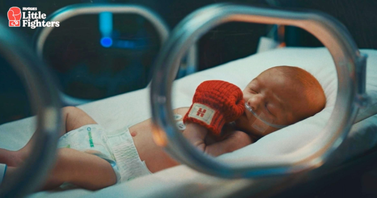 Huggies lanza campaña que reconoce a los bebés en cuidados intensivos como "pequeños luchadores"