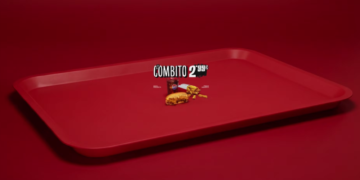 KFC apuesta por la desproporción visual para lanzar "El Combito" de 2,99€ 2 KFC apuesta por la desproporción visual para lanzar "El Combito" de 2,99€