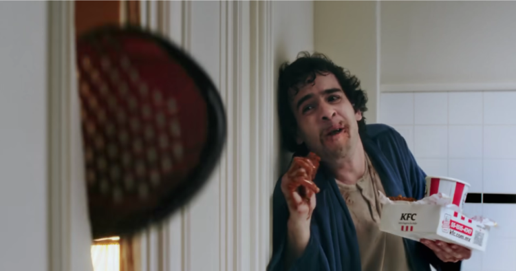 KFC convierte escenas icónicas del cine en una campaña obsesionada con sus salsas