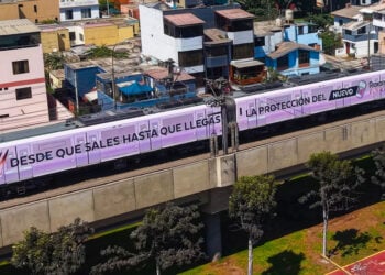 Rexona Clinical llega a Linea 1 del Metro de Lima con su.jpg